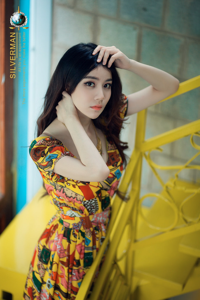 夫妻两人看b站伤感电视剧